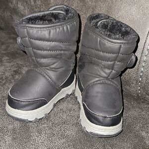 Cozy Gray Kids Snow Boots